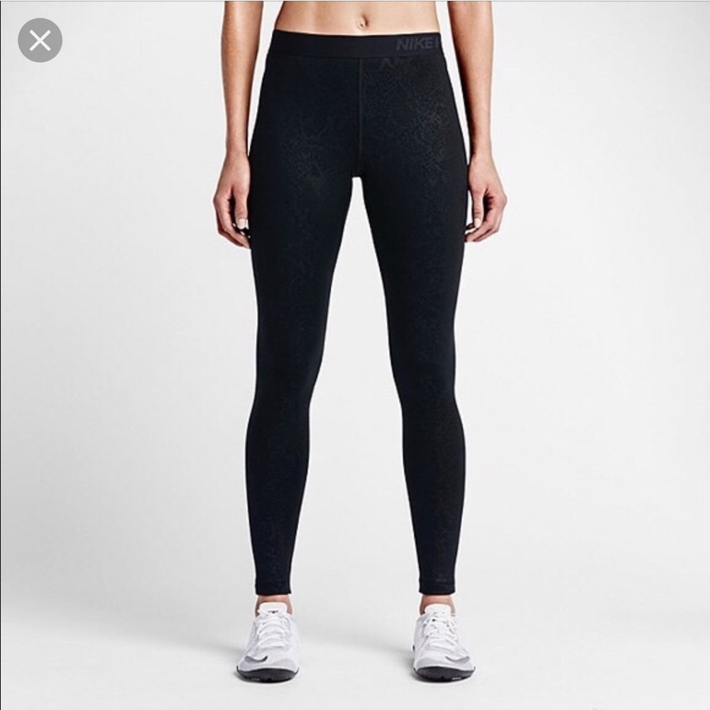 Nike Pro Dri Fit Snakeprint leggings